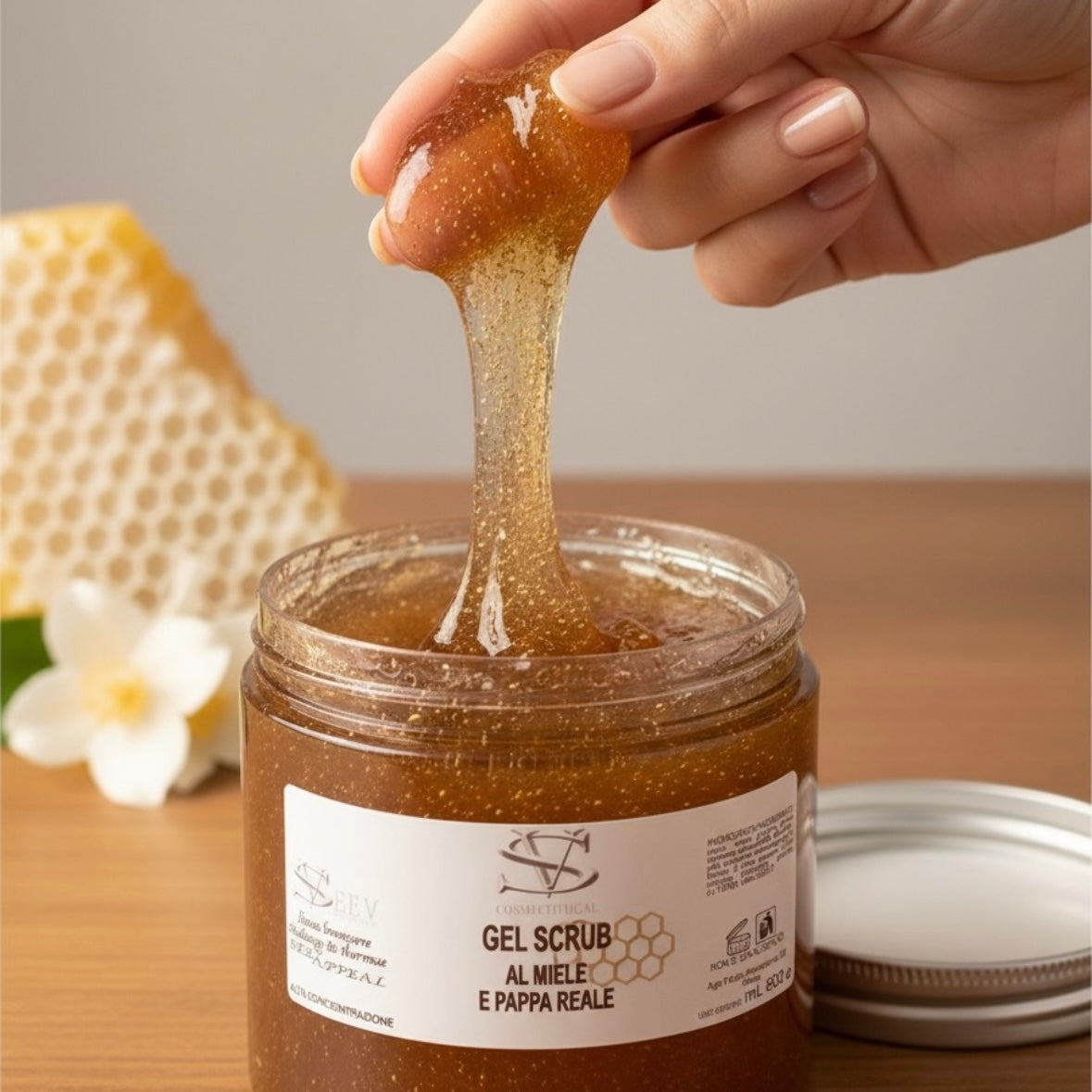 Honey & Royal Jelly Velvety Regenerating Gel Scrub – 600 ml
